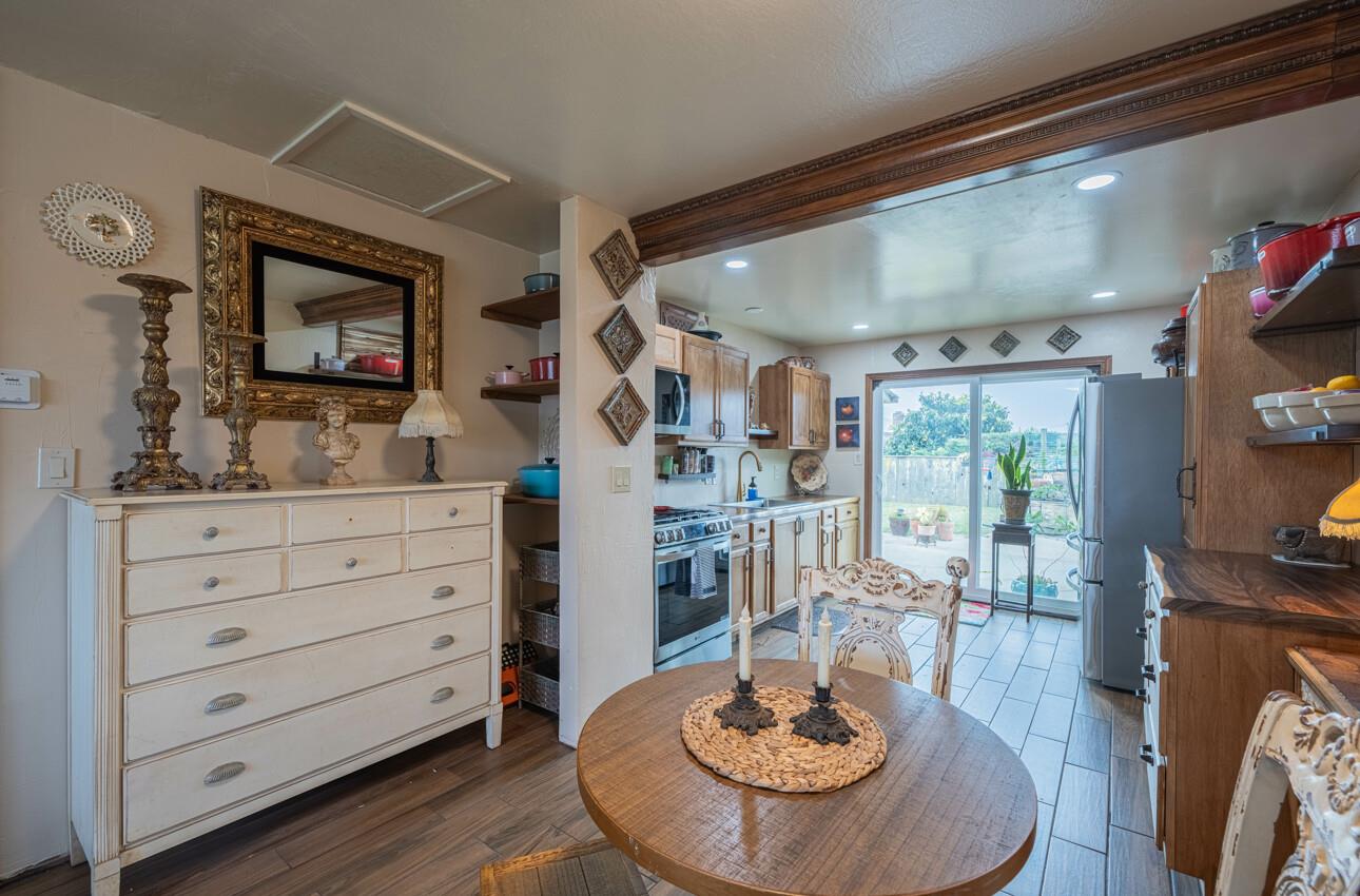 Detail Gallery Image 8 of 26 For 578 Calaveras Dr, Salinas,  CA 93906 - 2 Beds | 1/1 Baths