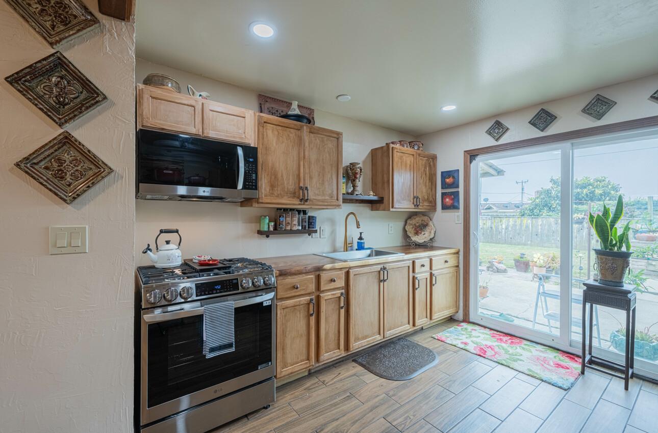 Detail Gallery Image 9 of 26 For 578 Calaveras Dr, Salinas,  CA 93906 - 2 Beds | 1/1 Baths