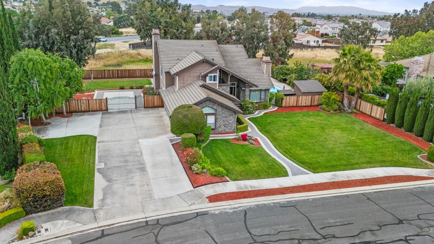 Detail Gallery Image 80 of 93 For 151 Tierra Del Sol, Hollister,  CA 95023 - 4 Beds | 3 Baths