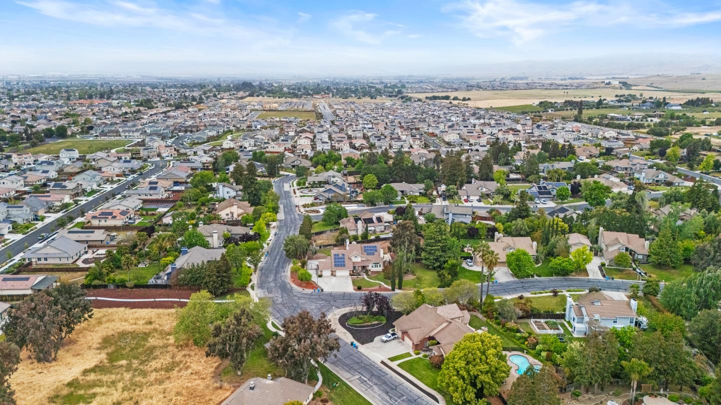 Detail Gallery Image 85 of 93 For 151 Tierra Del Sol, Hollister,  CA 95023 - 4 Beds | 3 Baths