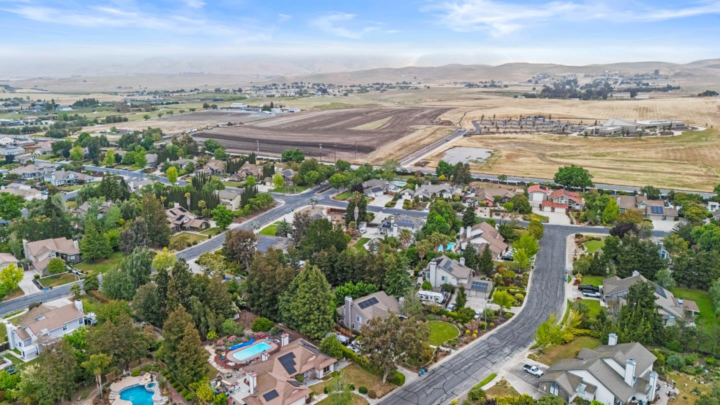 Detail Gallery Image 86 of 93 For 151 Tierra Del Sol, Hollister,  CA 95023 - 4 Beds | 3 Baths