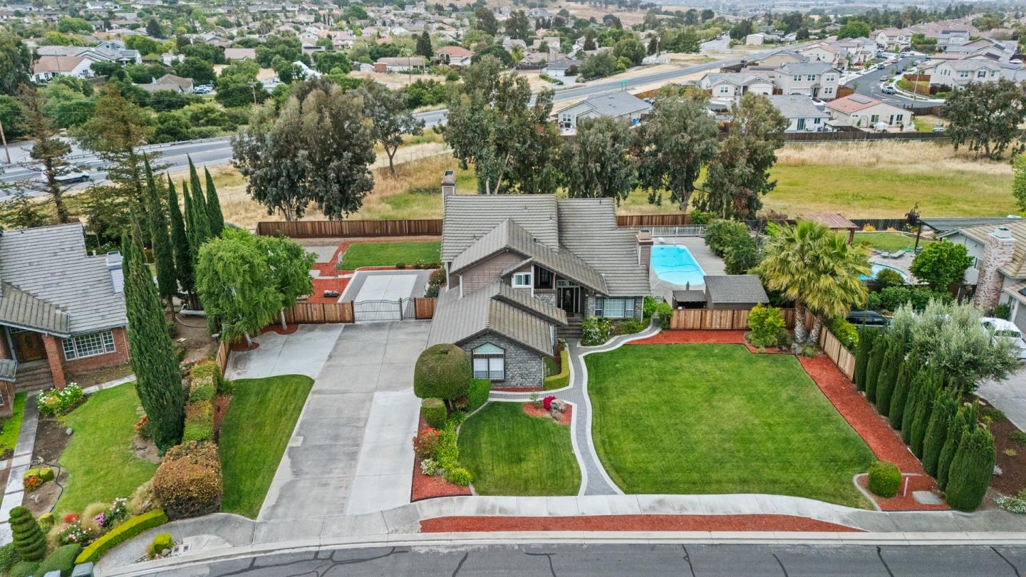 Detail Gallery Image 92 of 93 For 151 Tierra Del Sol, Hollister,  CA 95023 - 4 Beds | 3 Baths