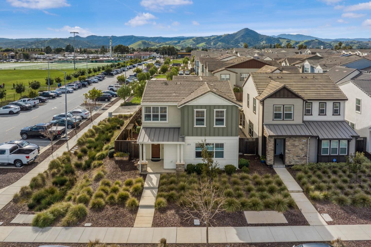 Detail Gallery Image 5 of 38 For 16715 Murphy Ave, Morgan Hill,  CA 95037 - 4 Beds | 3 Baths