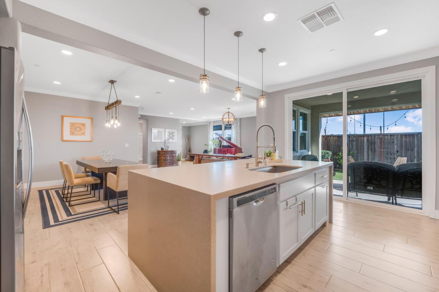 Detail Gallery Image 9 of 38 For 16715 Murphy Ave, Morgan Hill,  CA 95037 - 4 Beds | 3 Baths