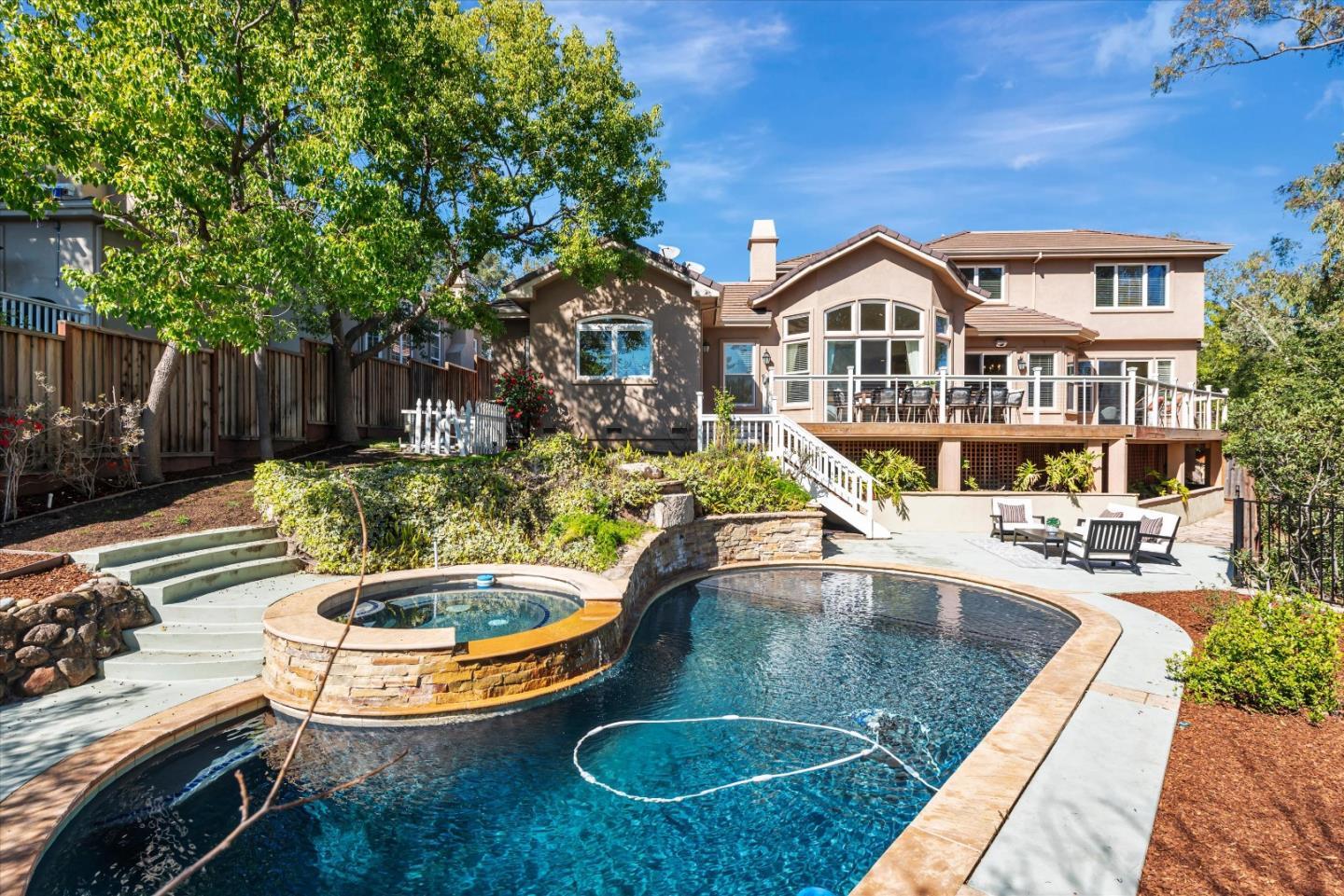 Detail Gallery Image 12 of 85 For 10108 Crescent Ct, Cupertino,  CA 95014 - 5 Beds | 4 Baths