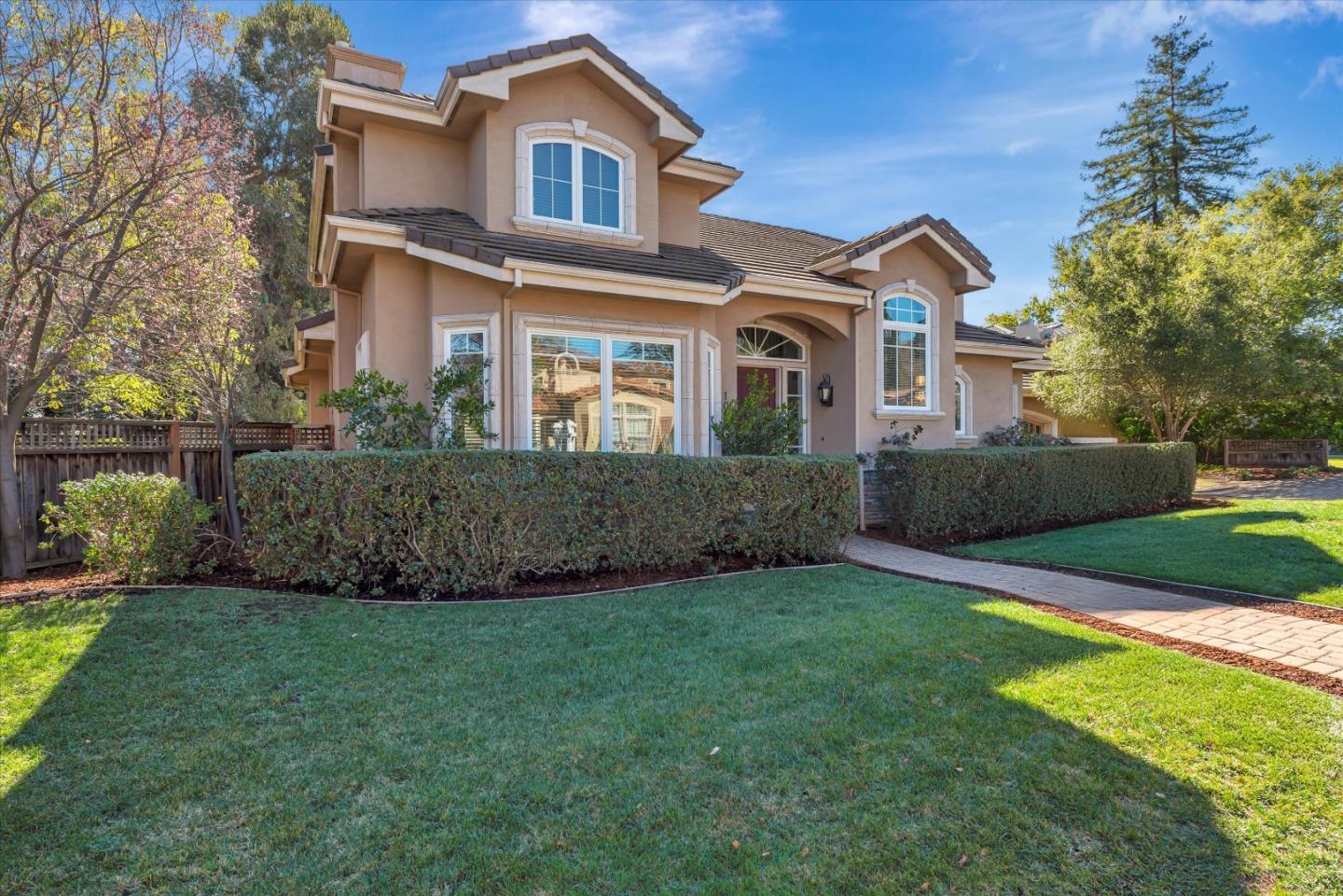 Detail Gallery Image 15 of 85 For 10108 Crescent Ct, Cupertino,  CA 95014 - 5 Beds | 4 Baths