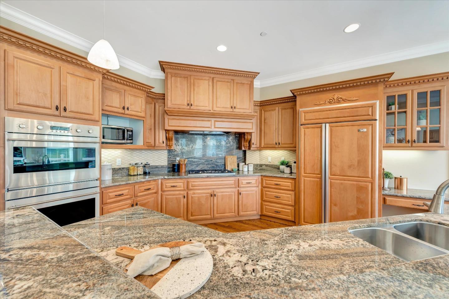 Detail Gallery Image 22 of 85 For 10108 Crescent Ct, Cupertino,  CA 95014 - 5 Beds | 4 Baths