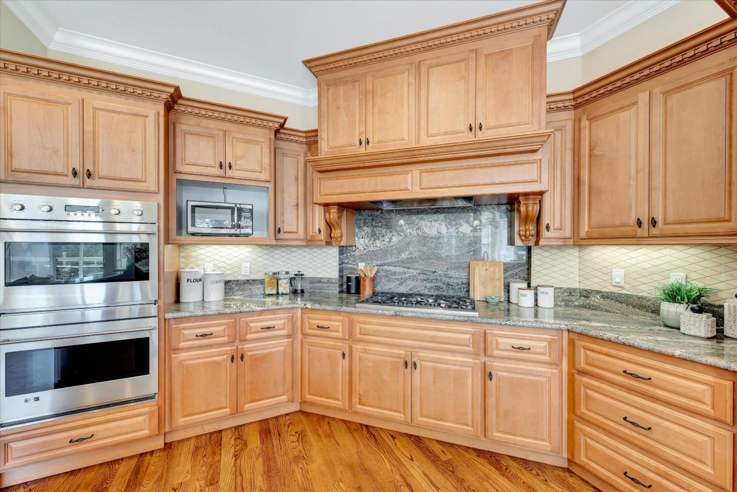Detail Gallery Image 23 of 85 For 10108 Crescent Ct, Cupertino,  CA 95014 - 5 Beds | 4 Baths