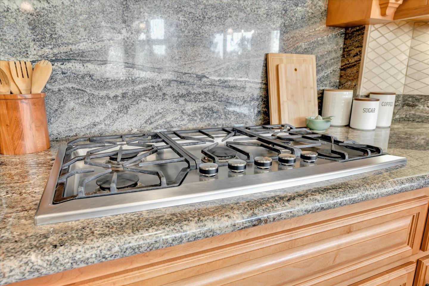 Detail Gallery Image 26 of 85 For 10108 Crescent Ct, Cupertino,  CA 95014 - 5 Beds | 4 Baths
