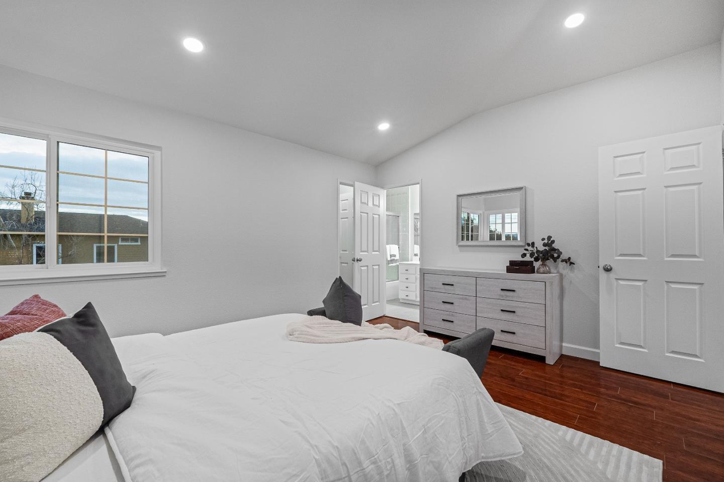 Detail Gallery Image 13 of 40 For 51 Mill Stone Ln, San Jose,  CA 95136 - 3 Beds | 2/1 Baths