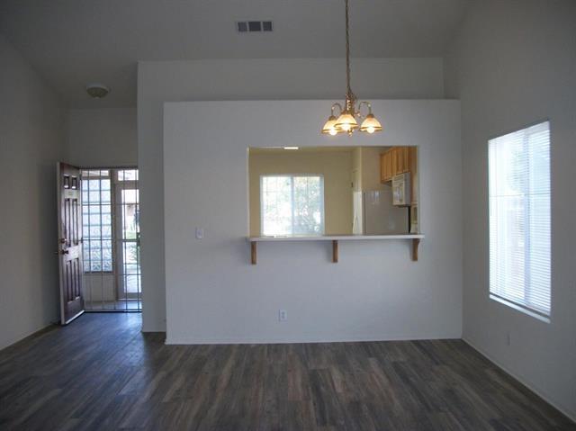 Detail Gallery Image 5 of 14 For 642 Kensington Cir, Los Banos,  CA 93635 - 3 Beds | 2 Baths