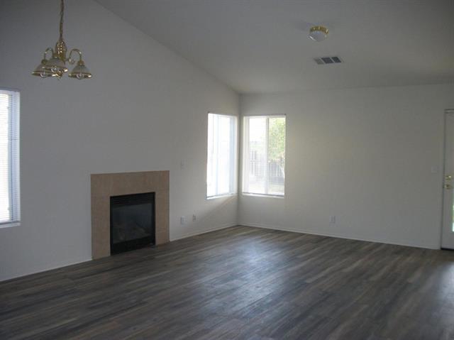 Detail Gallery Image 6 of 14 For 642 Kensington Cir, Los Banos,  CA 93635 - 3 Beds | 2 Baths