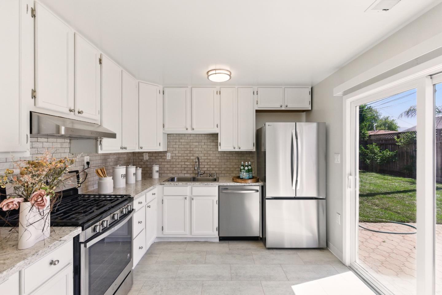 Detail Gallery Image 14 of 41 For 3087 Franela Dr, San Jose,  CA 95124 - 3 Beds | 2 Baths