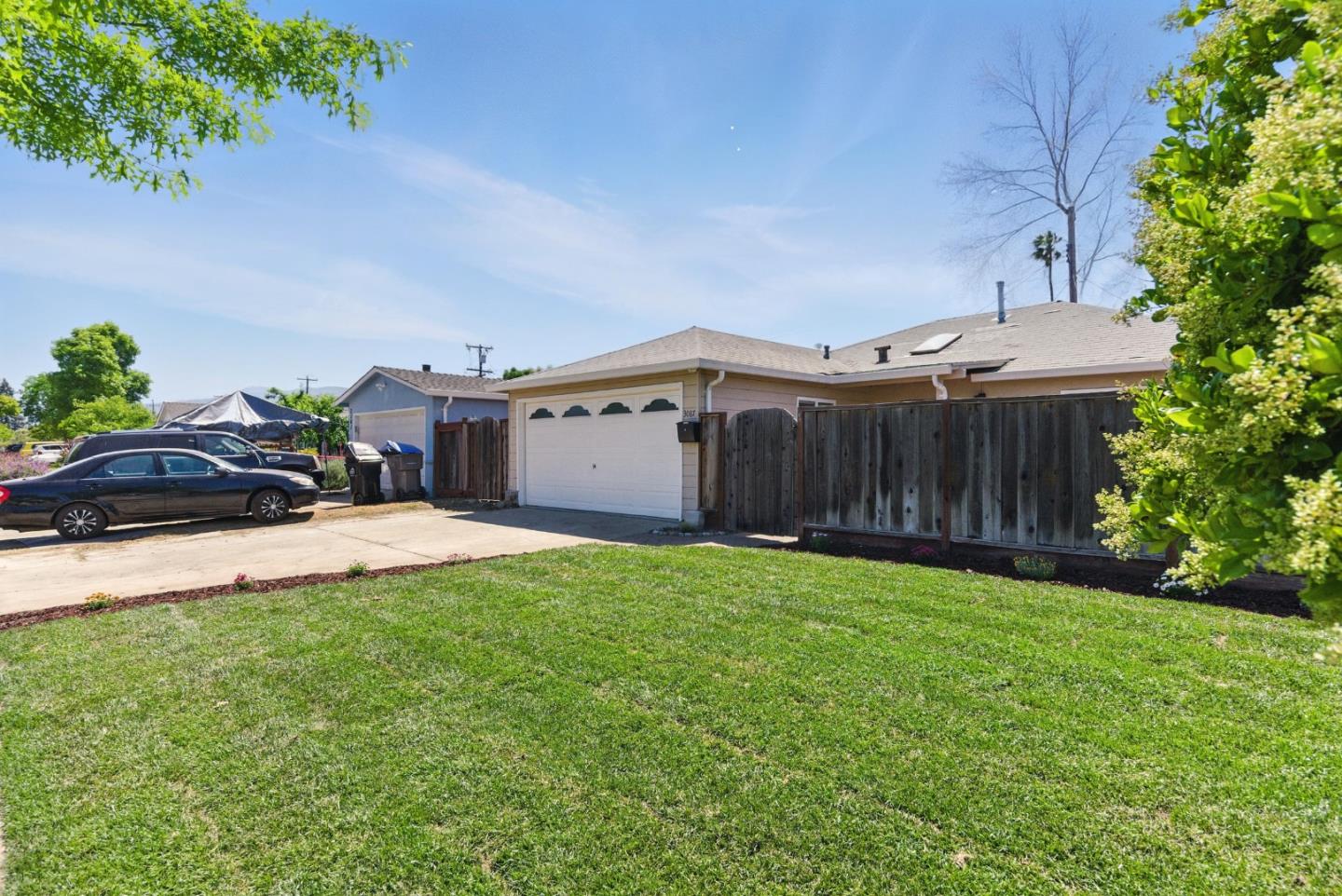 Detail Gallery Image 3 of 41 For 3087 Franela Dr, San Jose,  CA 95124 - 3 Beds | 2 Baths