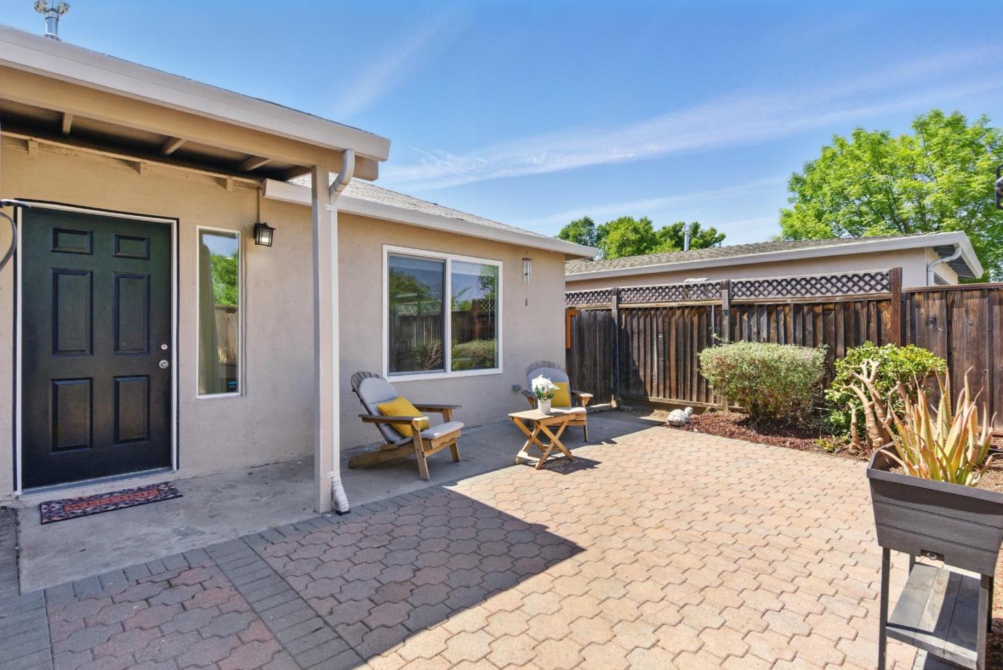 Detail Gallery Image 5 of 41 For 3087 Franela Dr, San Jose,  CA 95124 - 3 Beds | 2 Baths