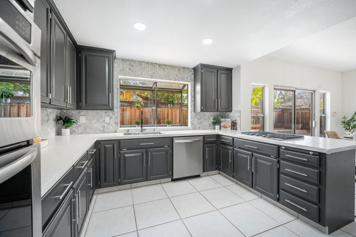 Detail Gallery Image 11 of 39 For 17440 Calle Mazatan, Morgan Hill,  CA 95037 - 4 Beds | 2 Baths