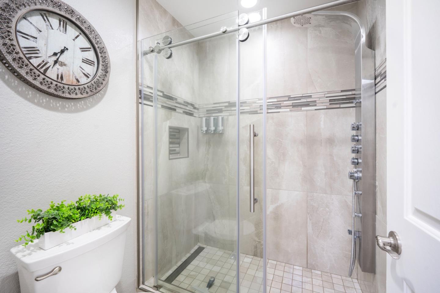 Detail Gallery Image 17 of 39 For 17440 Calle Mazatan, Morgan Hill,  CA 95037 - 4 Beds | 2 Baths