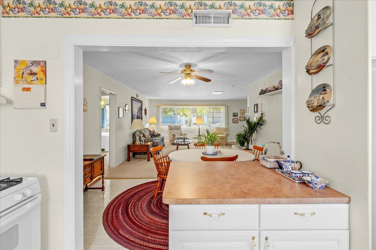 Detail Gallery Image 17 of 39 For 728 Spruce Ave, Pacific Grove,  CA 93950 - 3 Beds | 2 Baths