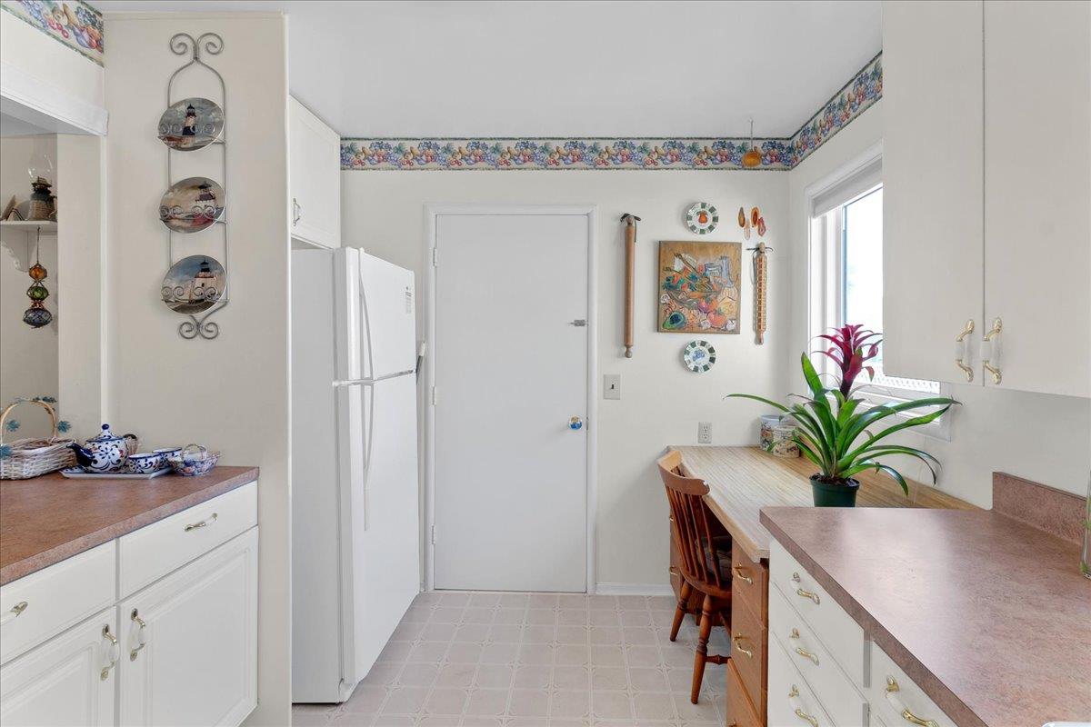 Detail Gallery Image 18 of 39 For 728 Spruce Ave, Pacific Grove,  CA 93950 - 3 Beds | 2 Baths