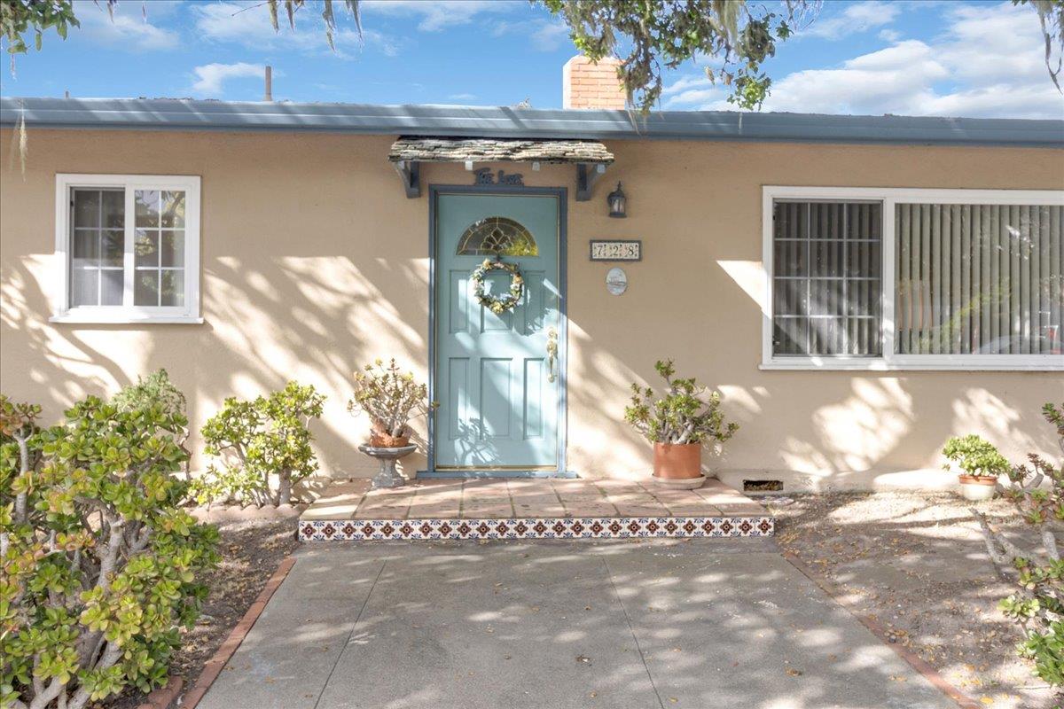 Detail Gallery Image 2 of 39 For 728 Spruce Ave, Pacific Grove,  CA 93950 - 3 Beds | 2 Baths