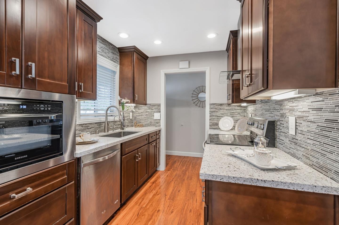Detail Gallery Image 8 of 38 For 3394 Zisch Dr, San Jose,  CA 95118 - 3 Beds | 2 Baths