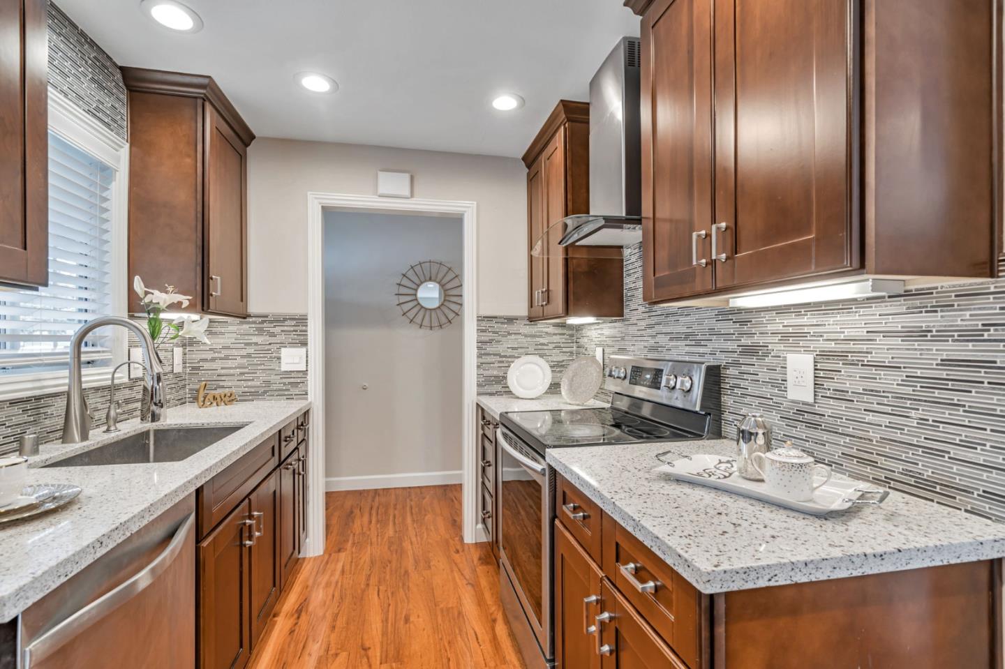 Detail Gallery Image 9 of 38 For 3394 Zisch Dr, San Jose,  CA 95118 - 3 Beds | 2 Baths