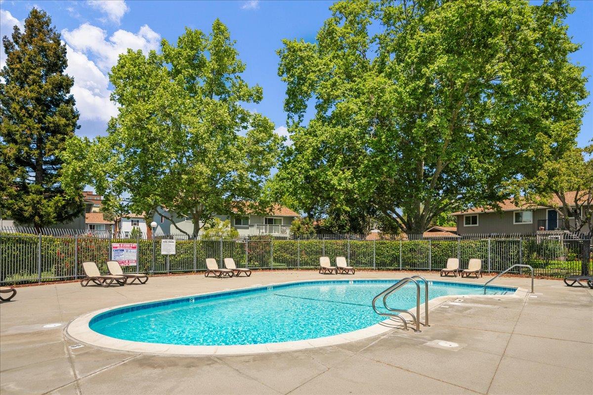 Detail Gallery Image 17 of 18 For 1103 Reed Ave #C,  Sunnyvale,  CA 94086 - 2 Beds | 1 Baths