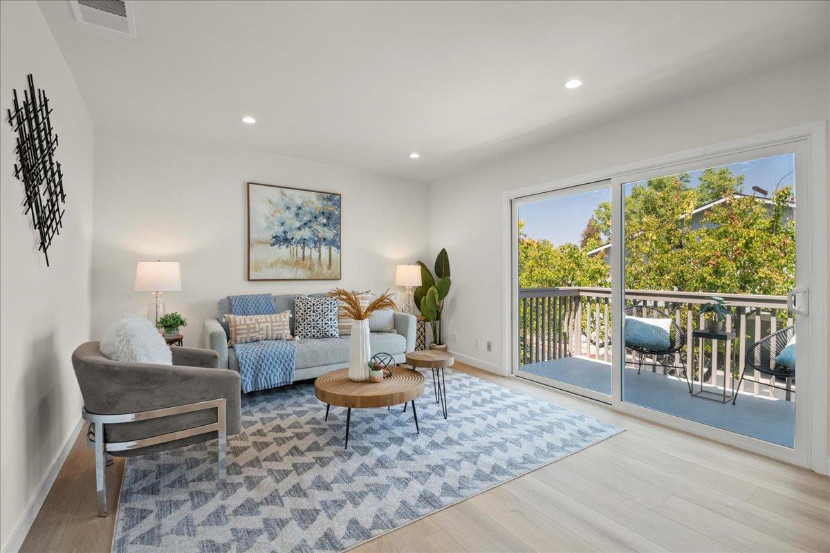 Detail Gallery Image 2 of 18 For 1103 Reed Ave #C,  Sunnyvale,  CA 94086 - 2 Beds | 1 Baths