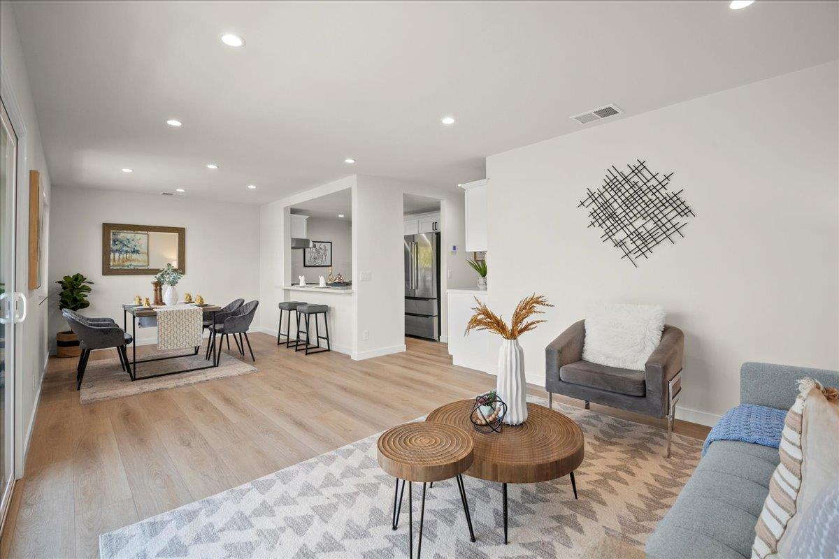 Detail Gallery Image 5 of 18 For 1103 Reed Ave #C,  Sunnyvale,  CA 94086 - 2 Beds | 1 Baths