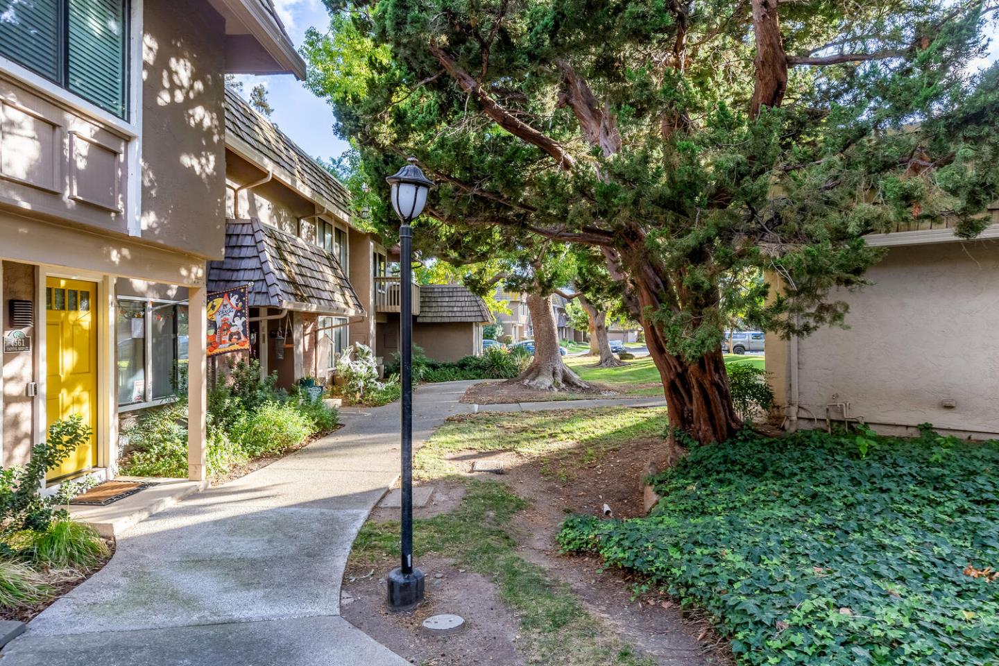 Detail Gallery Image 3 of 30 For 4553 Capitol Reef Ct, San Jose,  CA 95136 - 3 Beds | 2 Baths