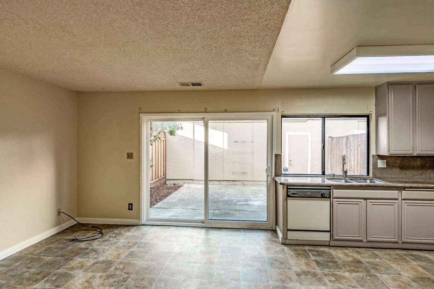 Detail Gallery Image 8 of 30 For 4553 Capitol Reef Ct, San Jose,  CA 95136 - 3 Beds | 2 Baths