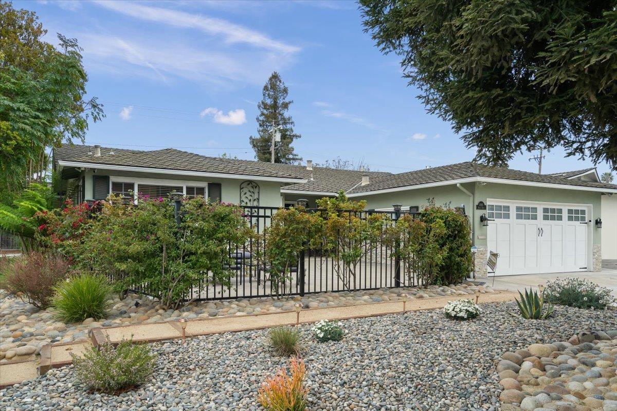 Detail Gallery Image 5 of 47 For 4910 Borina Dr, San Jose,  CA 95129 - 4 Beds | 2 Baths