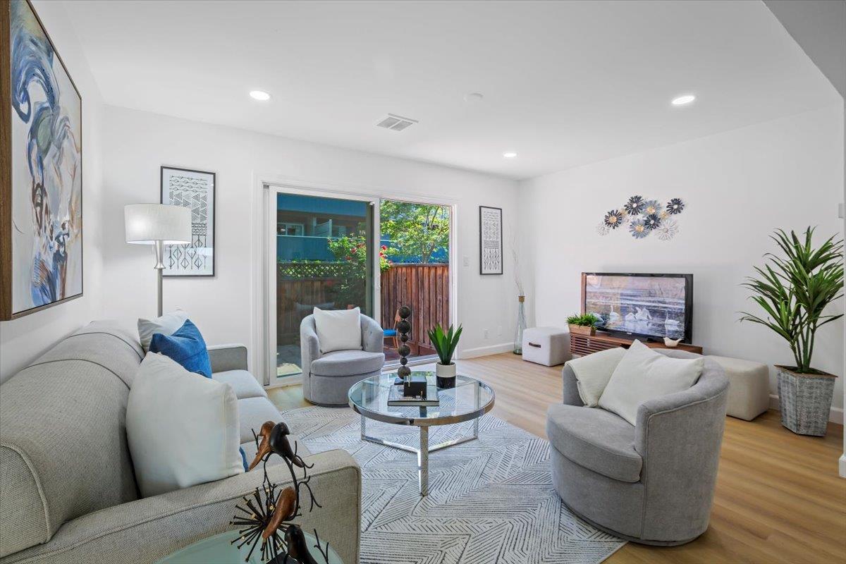 Detail Gallery Image 12 of 42 For 7070 Rainbow Dr #8,  San Jose,  CA 95129 - 2 Beds | 1/1 Baths