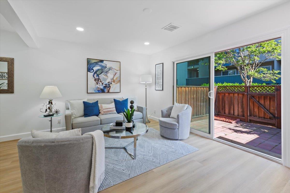 Detail Gallery Image 15 of 42 For 7070 Rainbow Dr #8,  San Jose,  CA 95129 - 2 Beds | 1/1 Baths