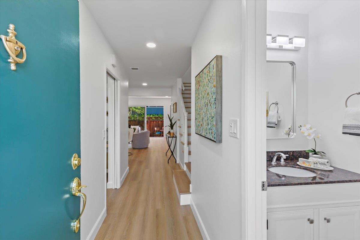 Detail Gallery Image 2 of 42 For 7070 Rainbow Dr #8,  San Jose,  CA 95129 - 2 Beds | 1/1 Baths