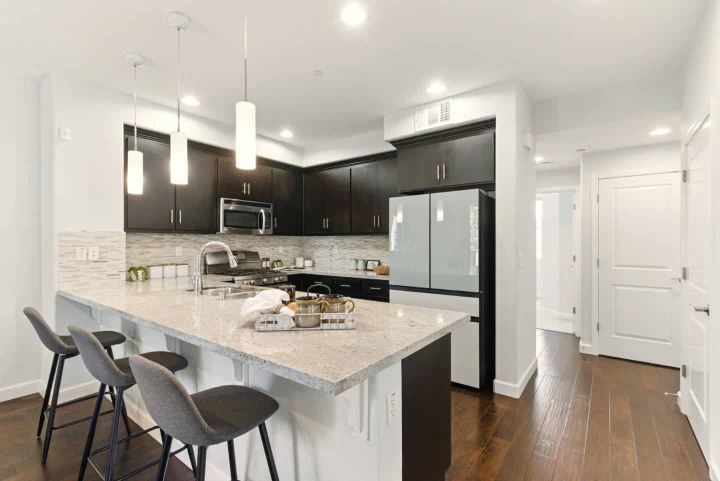 Detail Gallery Image 21 of 69 For 949 Indian Wells Ave, Sunnyvale,  CA 94085 - 3 Beds | 3 Baths