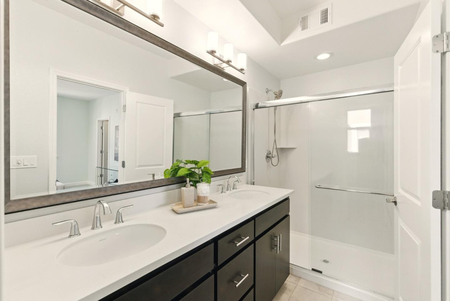 Detail Gallery Image 31 of 69 For 949 Indian Wells Ave, Sunnyvale,  CA 94085 - 3 Beds | 3 Baths