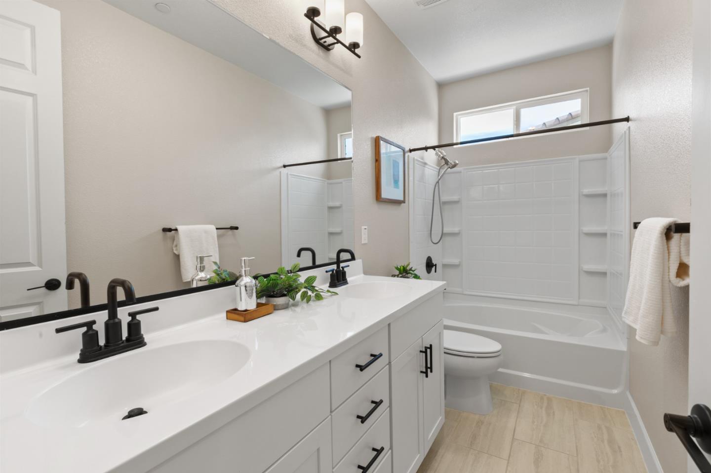 Detail Gallery Image 13 of 19 For 1530 Sawana Way, Gilroy,  CA 95020 - 3 Beds | 2 Baths