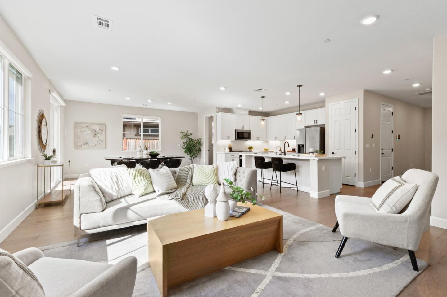 Detail Gallery Image 2 of 19 For 1530 Sawana Way, Gilroy,  CA 95020 - 3 Beds | 2 Baths