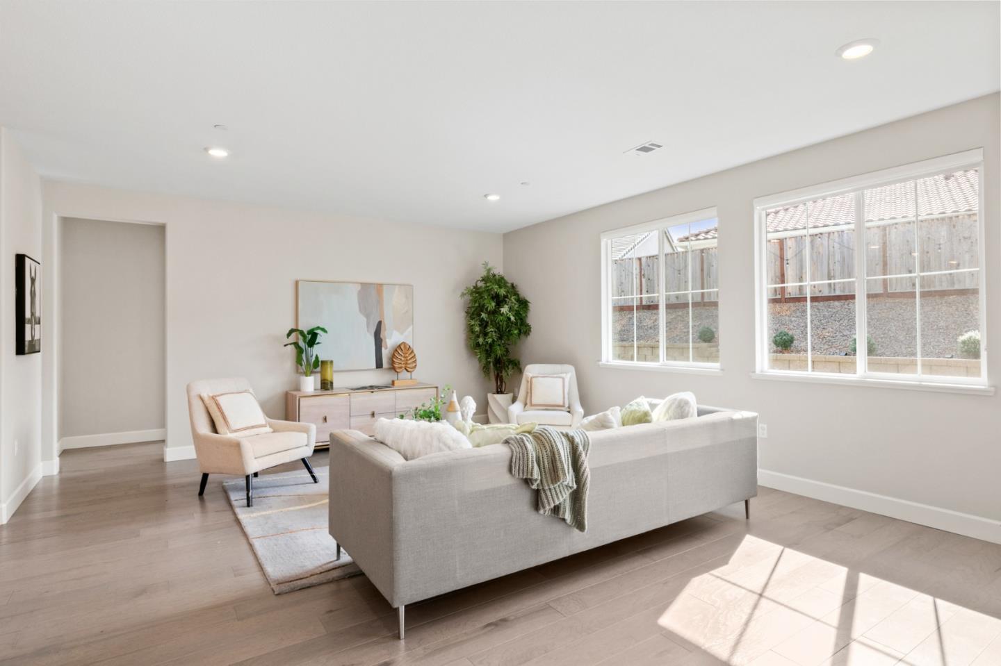 Detail Gallery Image 6 of 19 For 1530 Sawana Way, Gilroy,  CA 95020 - 3 Beds | 2 Baths