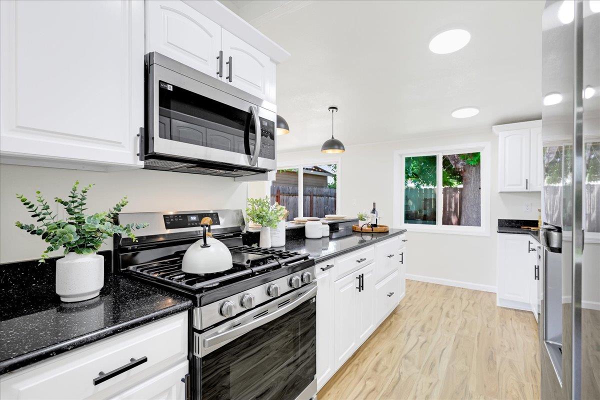40446 Davis Street, Fremont, California 94538, 3 Bedrooms Bedrooms, ,2 BathroomsBathrooms,Residential,For Sale,40446 Davis Street,ML82004749