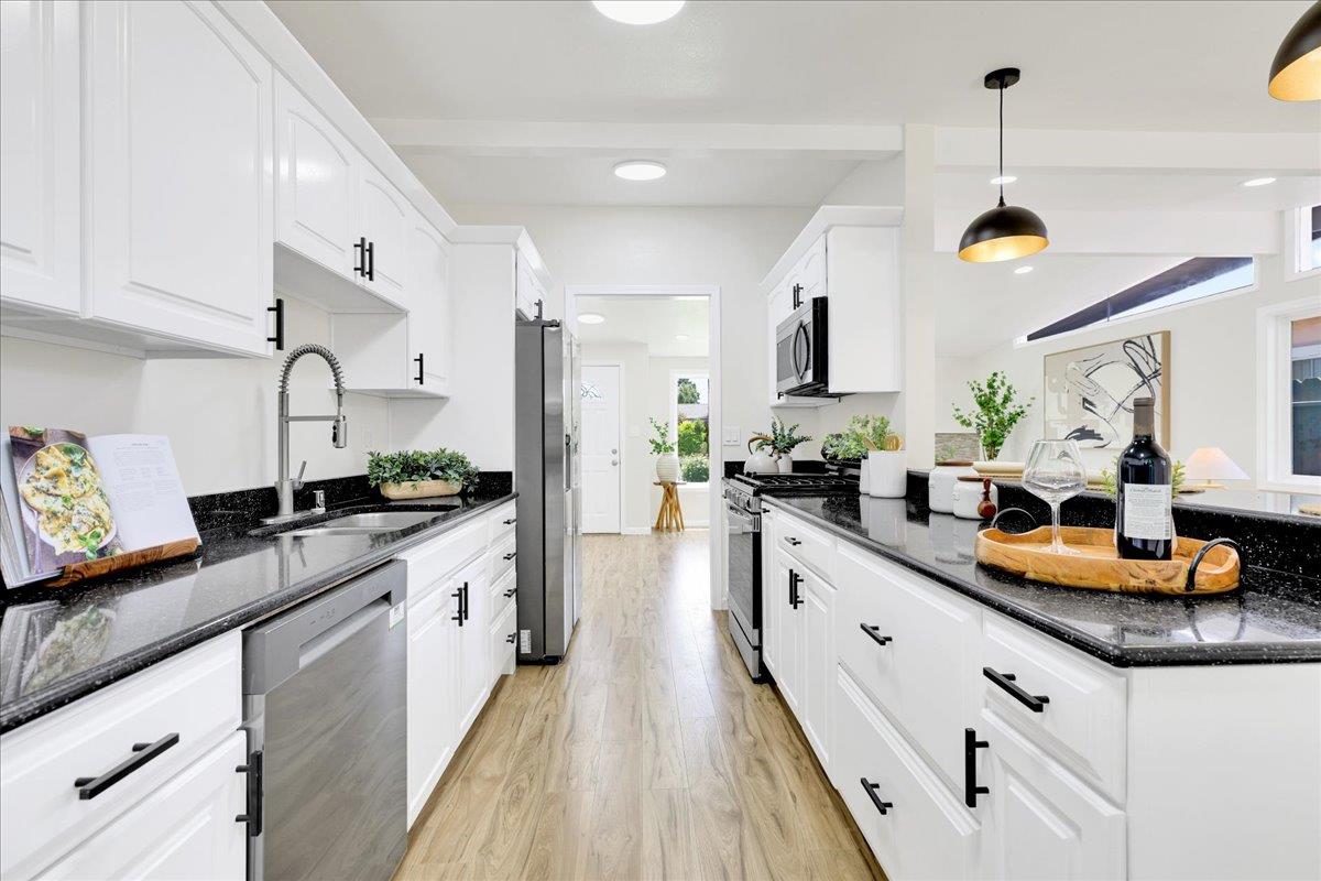 40446 Davis Street, Fremont, California 94538, 3 Bedrooms Bedrooms, ,2 BathroomsBathrooms,Residential,For Sale,40446 Davis Street,ML82004749