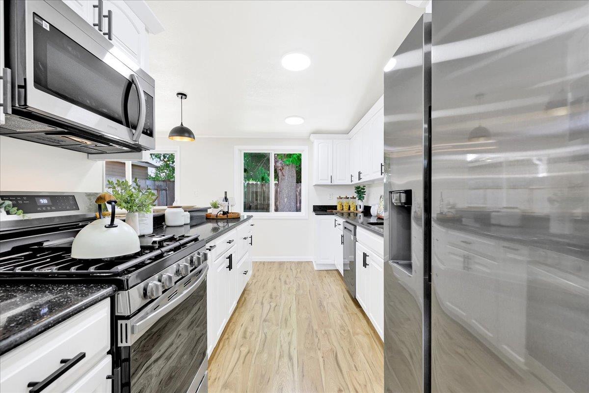 40446 Davis Street, Fremont, California 94538, 3 Bedrooms Bedrooms, ,2 BathroomsBathrooms,Residential,For Sale,40446 Davis Street,ML82004749