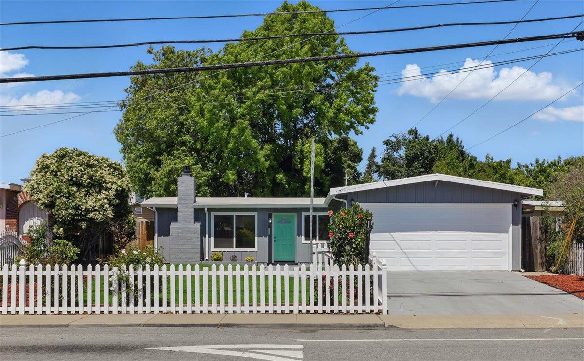 40446 Davis Street, Fremont, California 94538, 3 Bedrooms Bedrooms, ,2 BathroomsBathrooms,Residential,For Sale,40446 Davis Street,ML82004749
