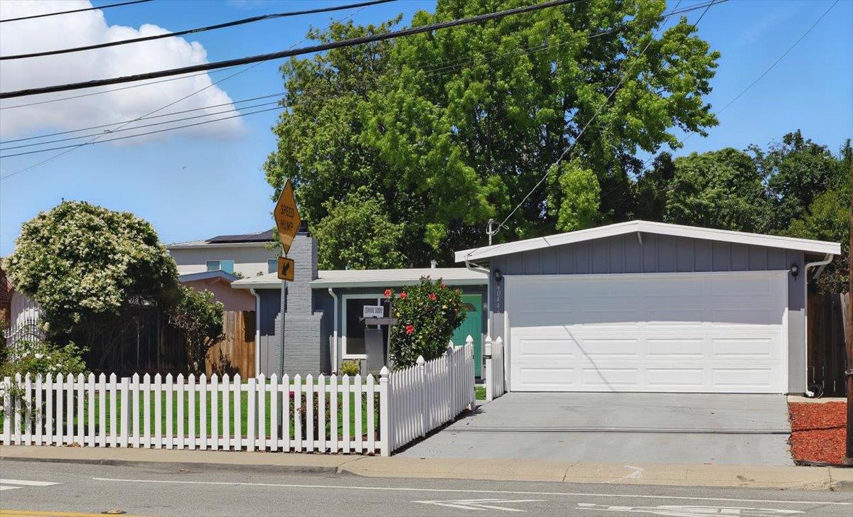 40446 Davis Street, Fremont, California 94538, 3 Bedrooms Bedrooms, ,2 BathroomsBathrooms,Residential,For Sale,40446 Davis Street,ML82004749