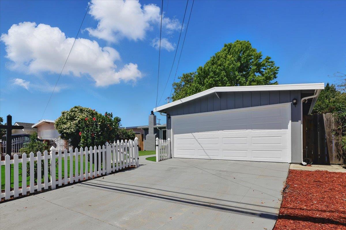 40446 Davis Street, Fremont, California 94538, 3 Bedrooms Bedrooms, ,2 BathroomsBathrooms,Residential,For Sale,40446 Davis Street,ML82004749