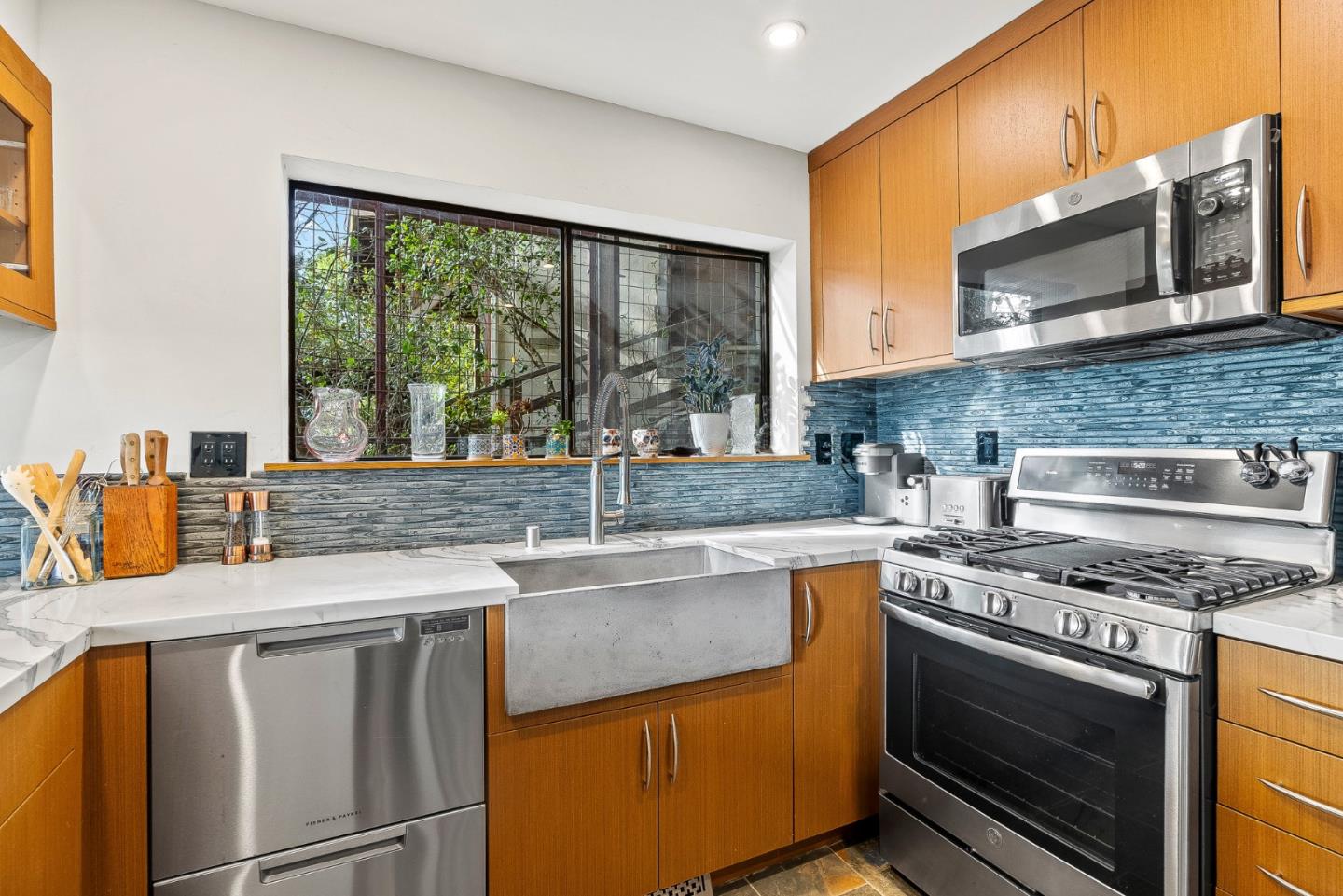 Detail Gallery Image 18 of 32 For 24805 Lower Trl, Carmel,  CA 93923 - 2 Beds | 2/1 Baths