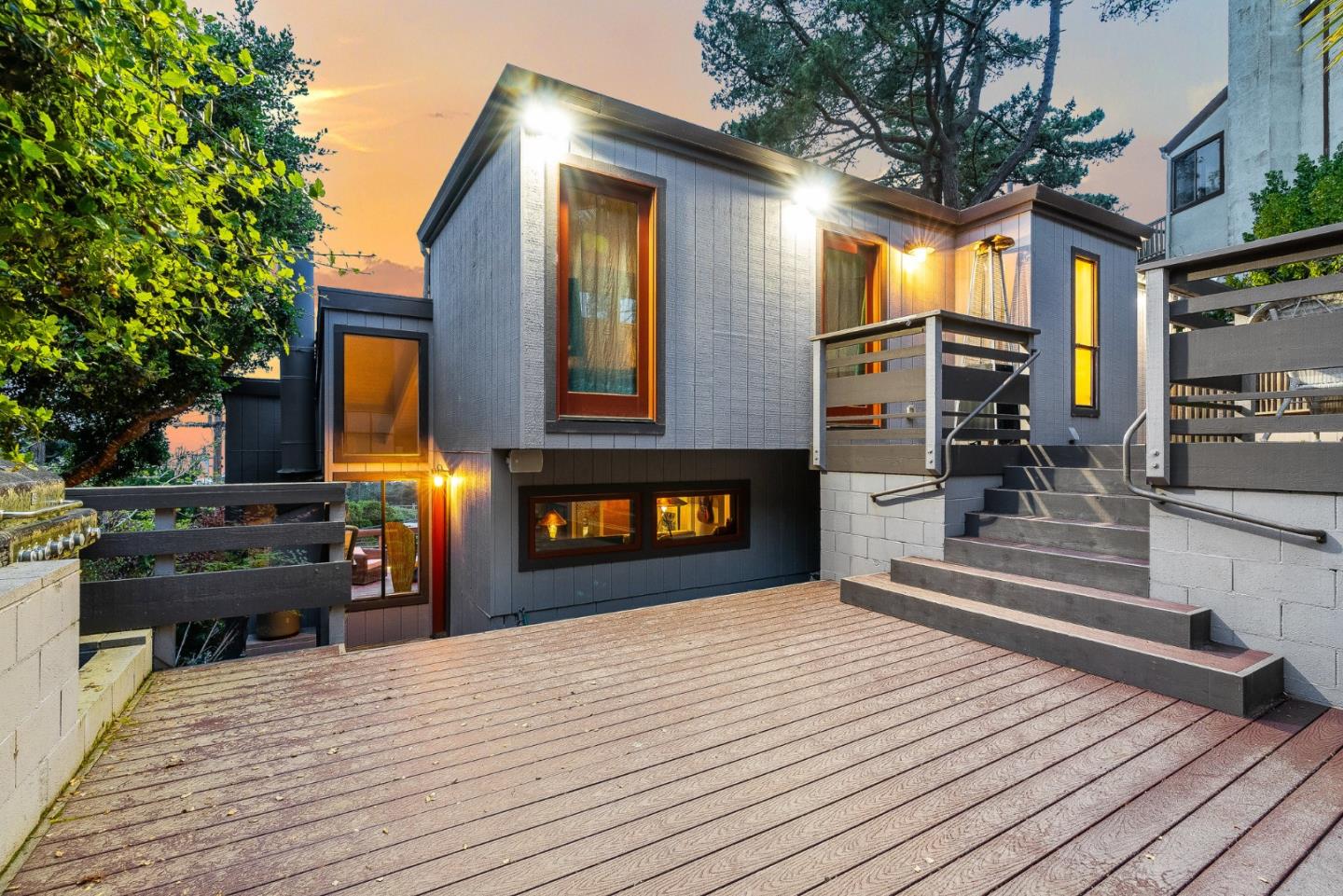 Detail Gallery Image 3 of 32 For 24805 Lower Trl, Carmel,  CA 93923 - 2 Beds | 2/1 Baths