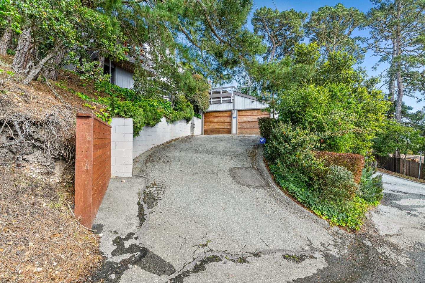 Detail Gallery Image 5 of 32 For 24805 Lower Trl, Carmel,  CA 93923 - 2 Beds | 2/1 Baths