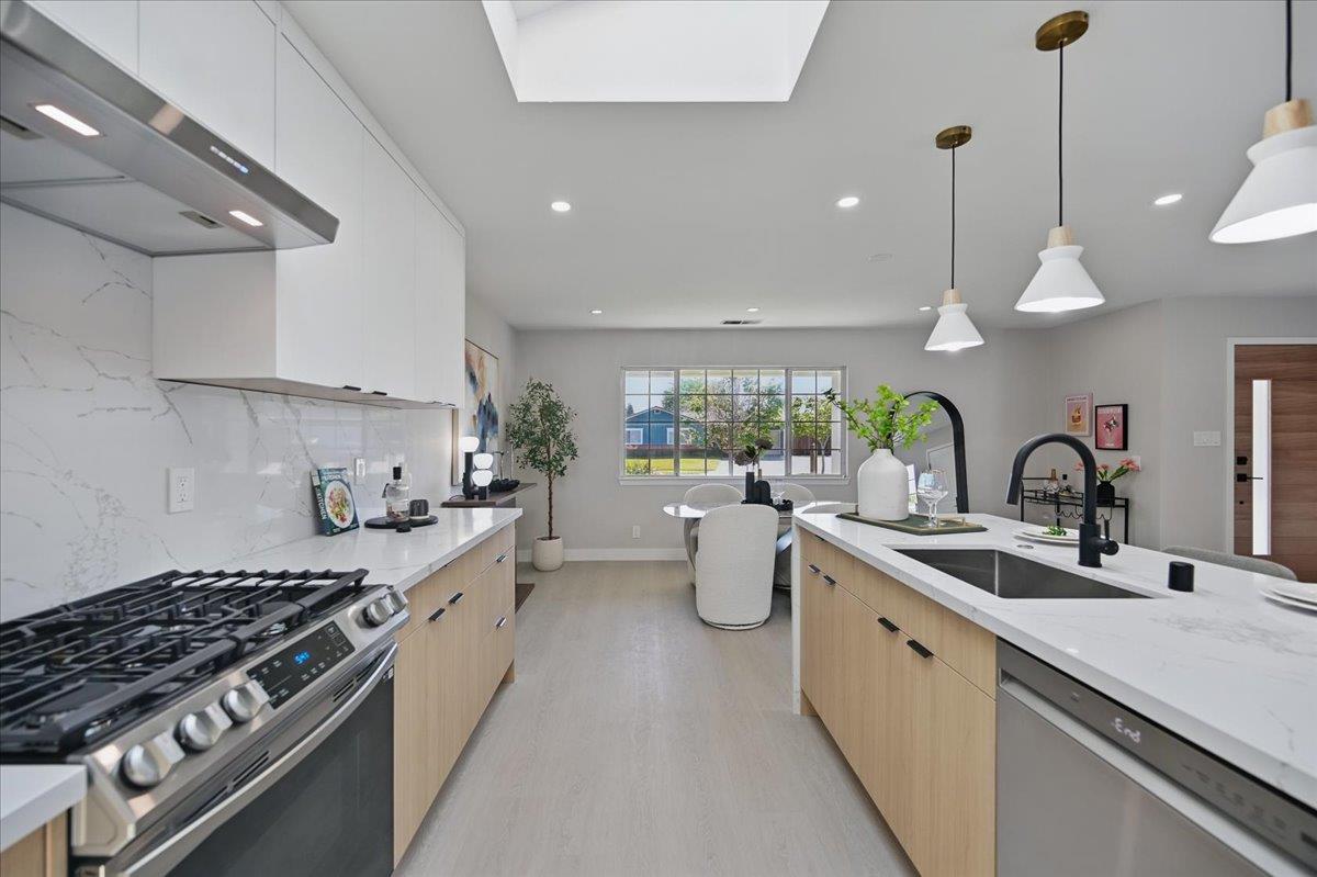Detail Gallery Image 10 of 104 For 42948 Applewood St, Fremont,  CA 94538 - 3 Beds | 2 Baths
